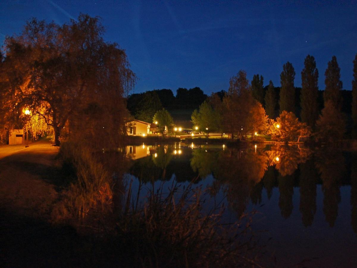 Le Domaine De L'Etang De Sandanet Issac Bagian luar foto