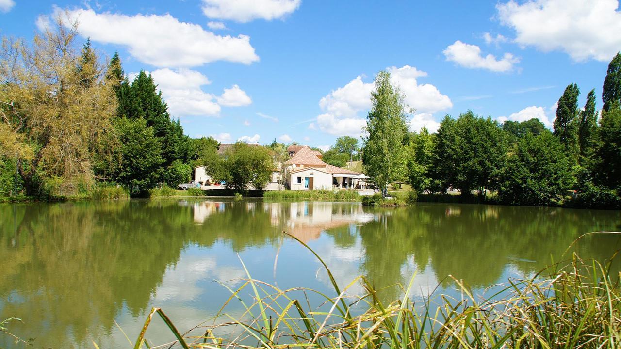 Le Domaine De L'Etang De Sandanet Issac Bagian luar foto