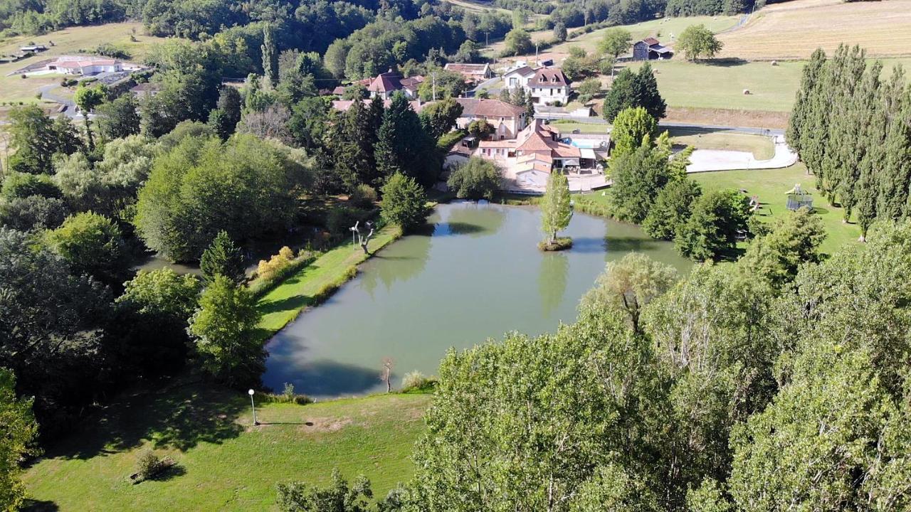 Le Domaine De L'Etang De Sandanet Issac Bagian luar foto